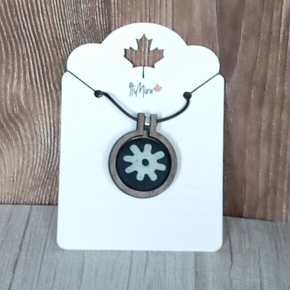 "Hviezda" Industrial Indigo "Modrotlač" Necklace - Wood & Chrome Accent. - Picture 4 of 5